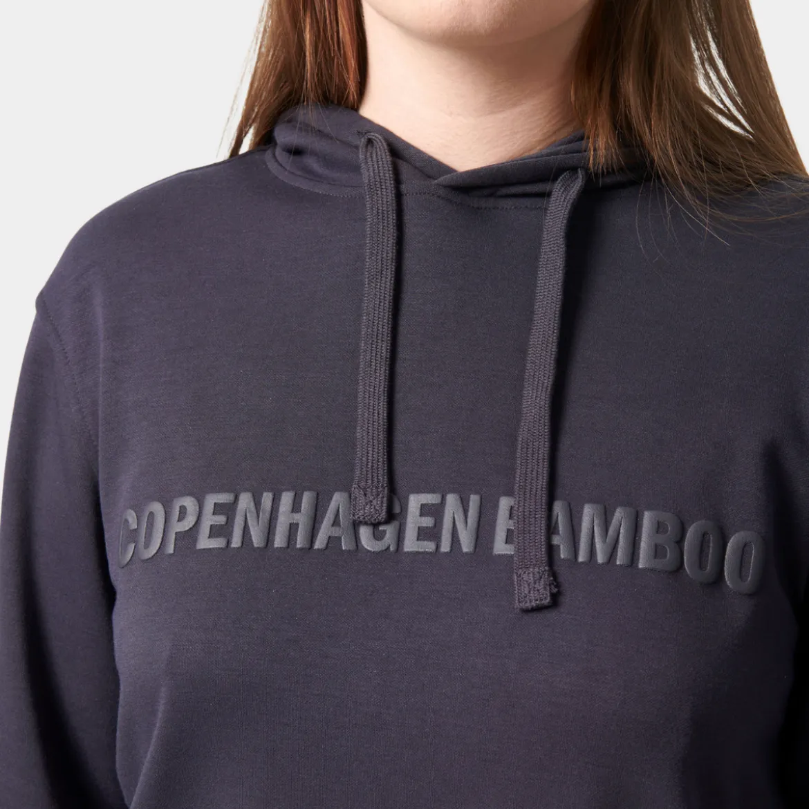 Grå bambus hoodie med logo
