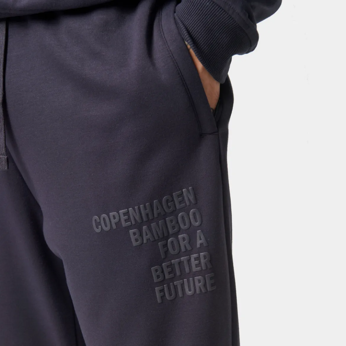 Grå bambus joggingsæt med logo