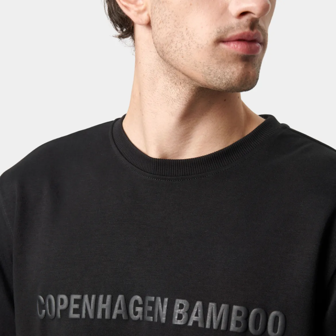 Sort bambus joggingsæt med logo